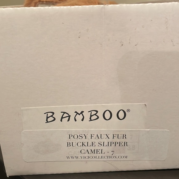 Women’s fuzzy sandals - Picture 2 of 2